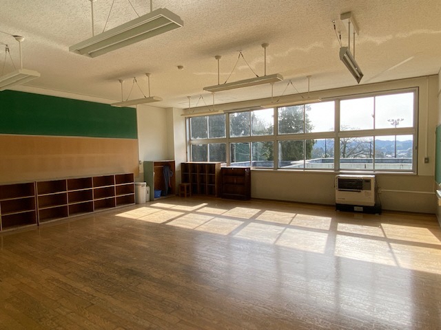 明和小学校跡空き教室写真