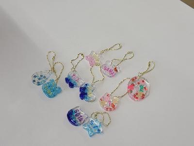 レジンでキーホルダー作り