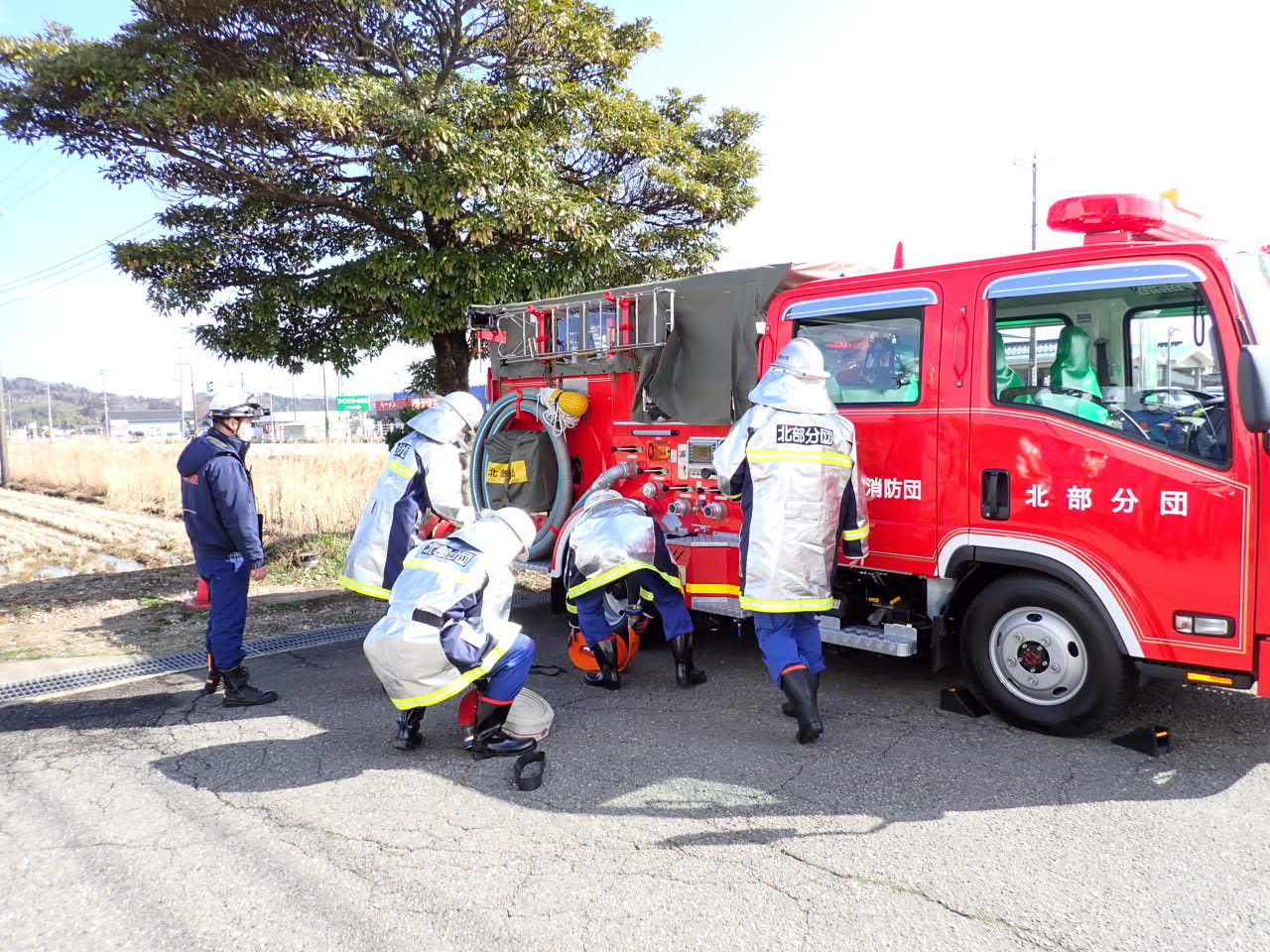 団員が活動をしている画像