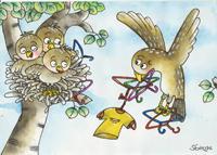 洗濯物を干していたワイヤーハンガーを小枝で作った巣に咥えてきた親鳥と巣の中の3羽の子鳥が喜んでいるイラスト